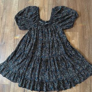 Women's Black Floral Puff-Sleeve Smocked Dress